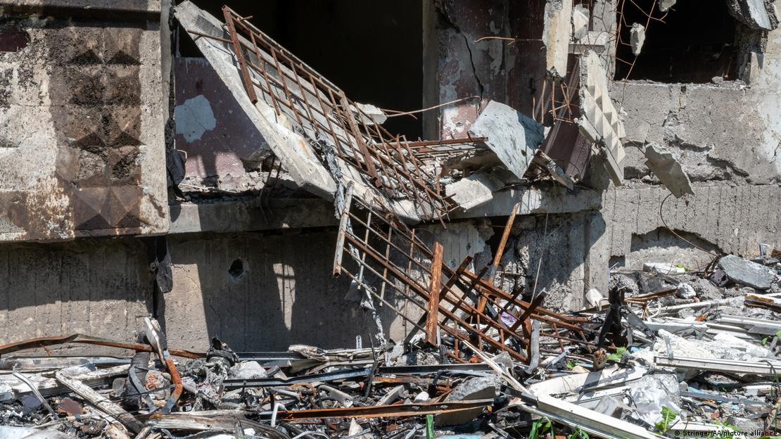 Harkiv'da Rus bombardımanı sonrasında bir apartman binası