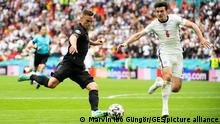 Joshua Kimmich (Deutschland, l) gegen Harry Maguire (ENG, r). GES/ Fussball/ UEFA Euro 2020: Achtelfinale: Spiel 44: England - Deutschland, 29.06.2021 Football / Soccer: UEFA Euro 2020: Round of 16: Match 44: England vs Germany, Munich, London, June 29, 2021