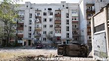 *** ACHTUNG DIESES FOTO WIRD VON DER RUSSISCHEN STAATSAGENTUR TASS ZUR VERFÜGUNG GESTELLT ***[LUGANSK REGION, UKRAINE - MAY 29, 2022: A view of an apartment building damaged by shelling in the embattled city of Severodonetsk. The People's Militia of the Lugansk People's Republic has been pressing on in the direction of Severodonetsk and Lysychansk since early March, with one of the key objectives to capture the cities. With tension escalating in Donbass in February, the Russian Armed Forces launched a special military operation in Ukraine in response to appeals for help from the Donetsk and Lugansk People's Republics. Alexander Reka/TASS]