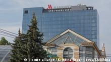 VORONEZH, RUSSIA - MAY 22, 2018: The Voronezh Marriott Hotel (back) which is to become the team base camp for Team Morocco during the forthcoming FIFA World Cup Russia 2018. Kristina Brazhnikova/TASS Foto: Kristina Brazhnikova/TASS/dpa