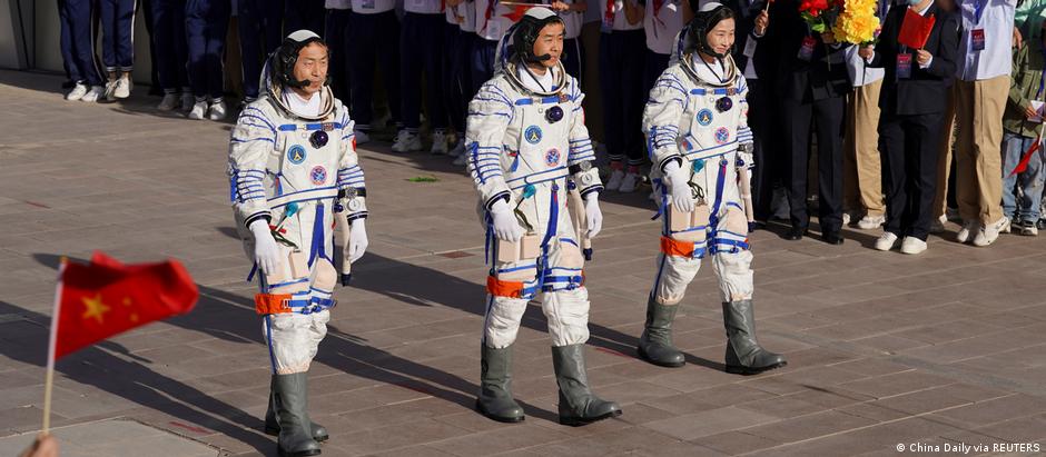 A tripulação da Shenzhou-14: Chen Dong, Liu Yang e Cai Xuzhe
