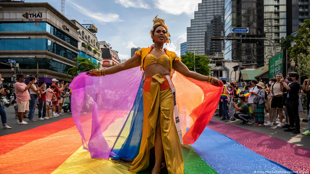 Thailand Bangkok sees first LGBTQ Pride march in years DW 06/05/2022
