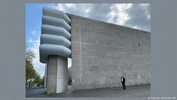 Kunstmuseum Bonn - wystawa Welt in der Schwebe