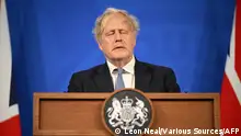 25.5.2022***
Britain's Prime Minister Boris Johnson attends a press conference in the Downing Street Briefing Room in central London on May 25, 2022, following the publication of the Sue Gray report. - UK Prime Minister Boris Johnson rejected calls to resign after an inquiry Wednesday found that he presided over a culture of lockdown-breaking parties that featured drunken fighting among staff. Johnson is among dozens of people in Downing Street who have received police fines for breaching Covid regulations since 2020 -- making Number 10 the most penalised address in the entire country. (Photo by Leon Neal / various sources / AFP)