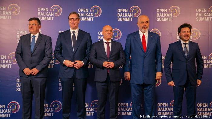 Líderes de cinco países de los Balcanes Occidentales en la cumbre de los Balcanes Abiertos, en Ohrid, Macedonia del Norte, junio de 2022.