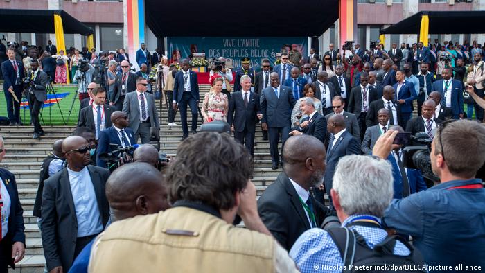 Rei belga lamenta passado colonialista em visita ao Congo