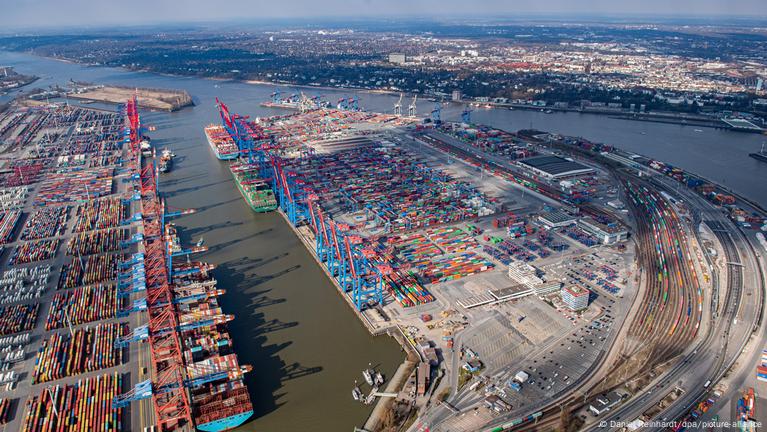 German ports to receive security and competitiveness boost – DW – 04/10 ...