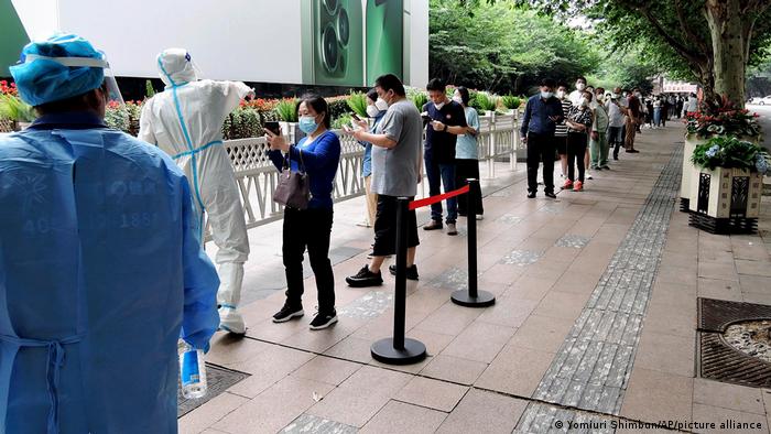China Coronavirus l Shanghai nach dem Lockdown l PCR Test