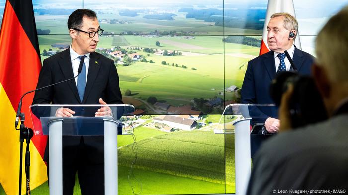 Landwirtschaftsminister Özdemir war am Donnerstag in Warschau vom polnischen Umweltminister Henryk Kowalczyk empfangen worden Landwirtschaftsminister Özdemir war am Donnerstag in Warschau vom polnischen Umweltminister Henryk Kowalczyk empfangen worden