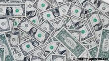 Money 7 U.S. currency dollar bills PUBLICATIONxINxGERxSUIxAUTxONLY Copyright: xBarta-IVx 9678374