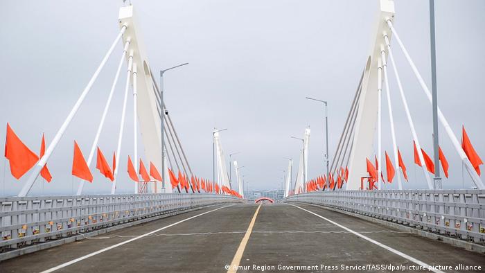 Russland China | Die erste russisch-chinesische Brücke über den Fluss Amur wird für den Verkehr freigegeben