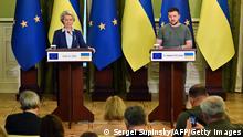 11.06.2022 *** Ukrainian President Volodymyr Zelensky (R) and European Commission President Ursula von der Leyen make statements following their talks in Kyiv on June 11, 2022. - EU chief Ursula von der Leyen visited Ukraine on June 11, 2022 to discuss the country's hopes of joining the bloc, as President Volodymyr Zelensky warned the world not to look away from the conflict devastating his country. (Photo by Sergei SUPINSKY / AFP) (Photo by SERGEI SUPINSKY/AFP via Getty Images)