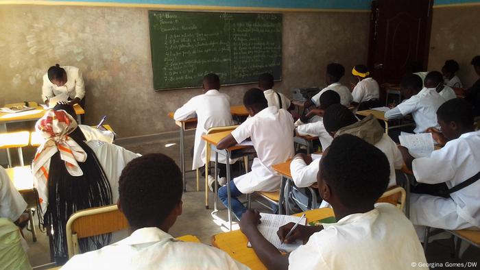 Angola | Schulen in Moxico