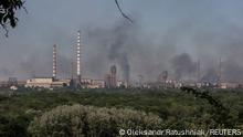 10.06.2022
Smoke rises after a military strike on a compound of Sievierodonetsk's Azot Chemical Plant, amid Russia's attack on Ukraine, in the town of Lysychansk, Luhansk region, Ukraine June 10, 2022. Picture taken June 10, 2022. REUTERS/Oleksandr Ratushniak