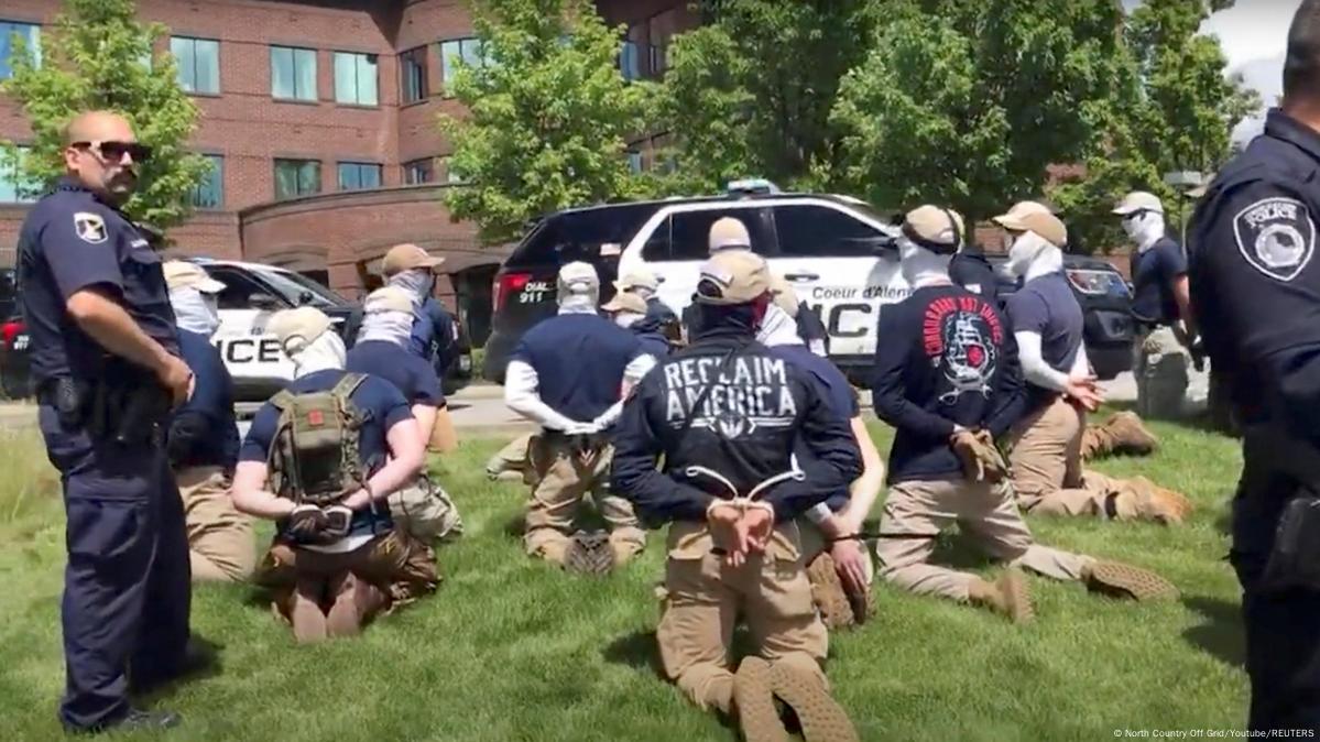 Policiais nos EUA sofrem ameaças após prender supremacistas brancos