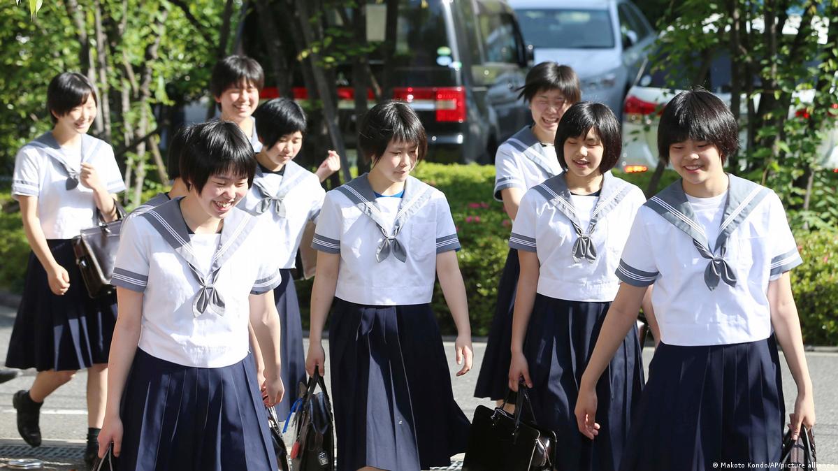 1199px x 674px - Japan's strict rules on student hairstyles draw controversy â€“ DW â€“  06/13/2022