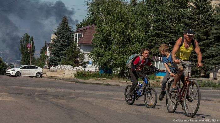 Huida de los bombardeos rusos en Lisichansk, región de Lugansk, en el este de Ucrania.