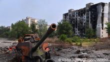 LPR Russia Ukraine Military Operation 8214818 11.06.2022 An artillery gun destroyed by shelling is seen in Severodonetsk, Luhansk People s Republic. Viktor Antonyuk / Sputnik Severodonetsk Luhansk People s Republic PUBLICATIONxINxGERxSUIxAUTxONLY Copyright: xViktorxAntonyukx