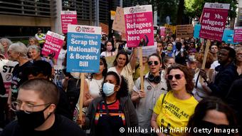 Αντιδράσεις στο Λονδίνο για το πλάνο για τη Ρουάντα