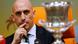 Luis Rubiales, Präsident des spanischen Fußballverbandes, macht ein nachdenkliches Gesicht und legt einen Finger an den Mund Luis Rubiales, Präsident des spanischen Fußballverbandes, macht ein nachdenkliches Gesicht und legt einen Finger an den Mund