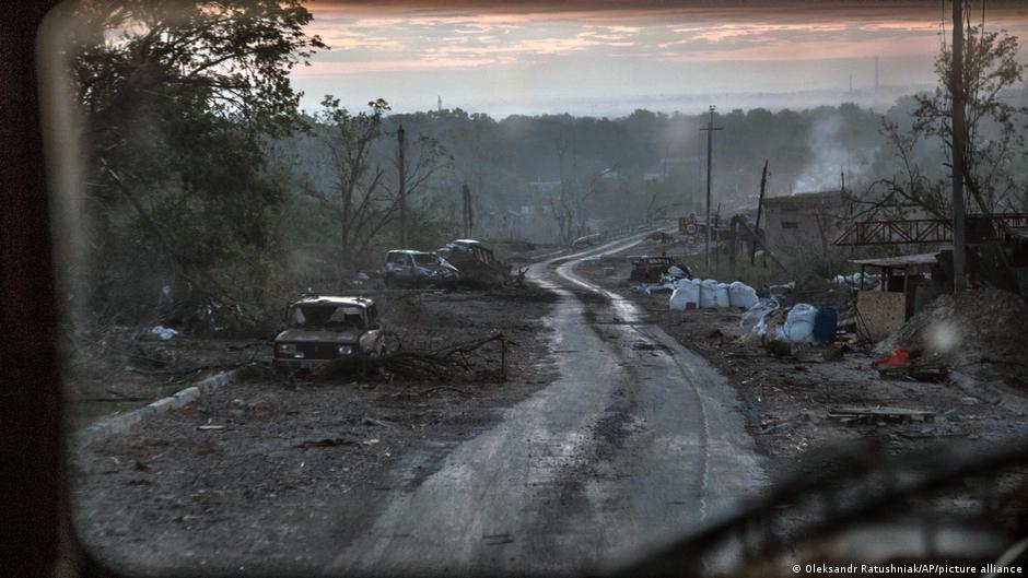 Ukraine: Russia controls ′majority′ of Sievierodonetsk — live updates | News | DW - Vimarsana News