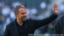 Fußball: Nations League A, Deutschland - Italien, Gruppenphase, Gruppe 3, 4. Spieltag, Stadion im Borussia-Park, Bundestrainer Trainer Hansi Flick kommt im Stadion an.