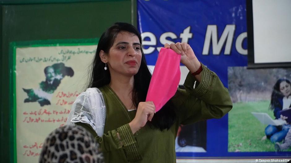 The pharmacist on a mission to stop period shame – DW – 06 ...
