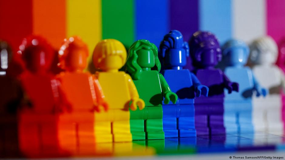 Out LGBTQ scientists: Between success and discrimination | Science | In-depth reporting on science and technology | DW - Vimarsana News