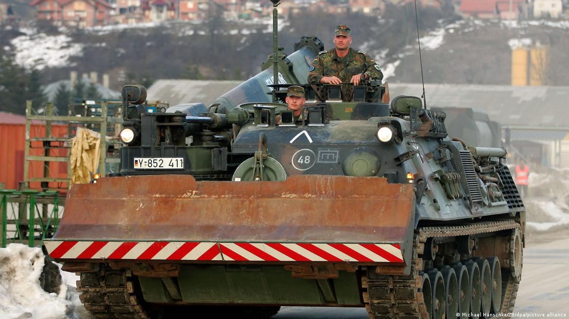 Njemački pripadnici EUFOR-a na tenku u kasarni Rajlovac kod Sarajeva