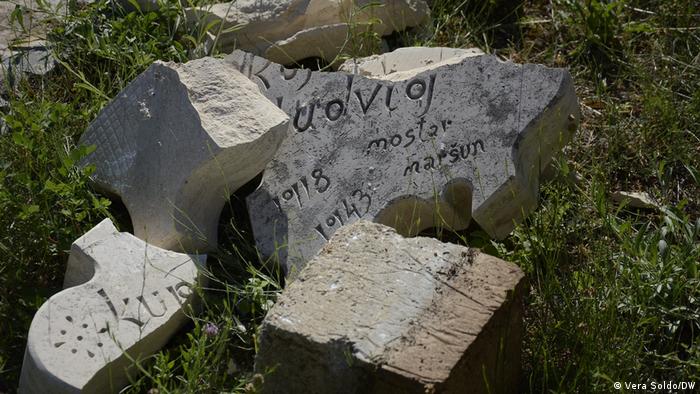 Bosnien und Herzegowina | Vandalismus auf dem „Partisanenfriedhof“ in Mostar 