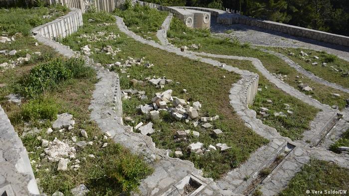 Partizansko groblje u Mostaru nakon devastacije, 15. jun 2022.
