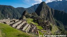 Elevated view of inca ruins, Machu Picchu, Cusco, Peru, South America Aguas Calientes, Cusco, Peru PUBLICATIONxINxGERxSUIxAUTxONLY CRTHHE200515A-388271-01