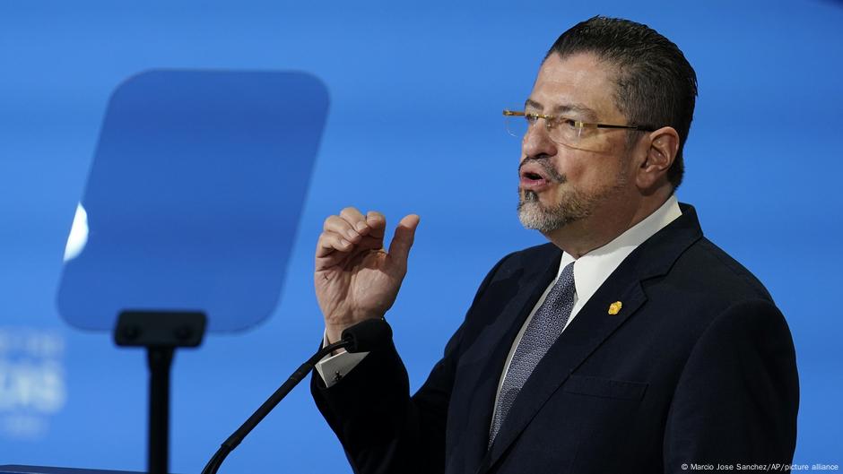Piden retirar inmunidad a presidente de Costa Rica