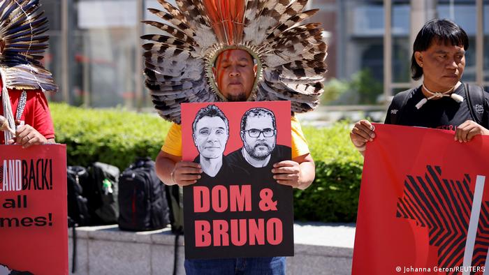 Em Bruxelas, indígenas protestam por esclarecimento das mortes de Dom Phillips e  Bruno Pereira