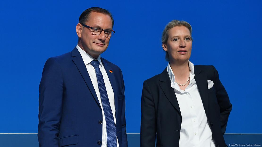 Die AfD-Parteivorsitzenden Tino Chrupalla und Alice Weidel auf de, AfD-Parteitag am 17.6.2022