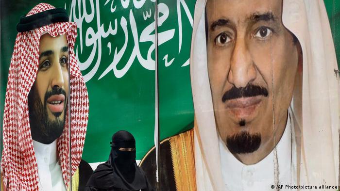 صورة للملك السعودي سلمان بن عبد العزيز و ولي العهد محمد بن سلمان