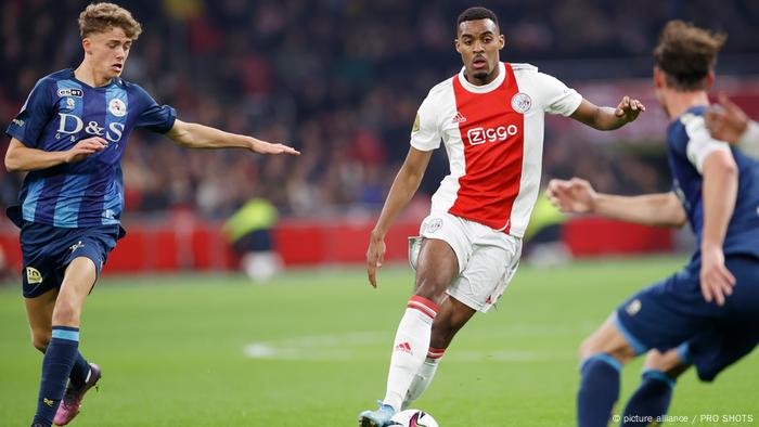 Ryan Gravenberch im Trikot von Ajax Amsterdam