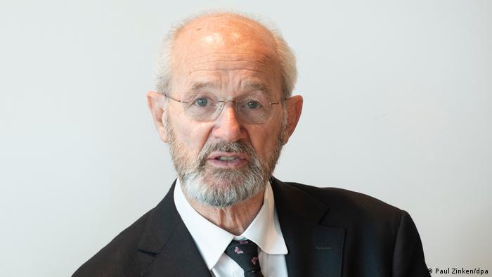 Otac Džulijana Asanža, Džon Šipton