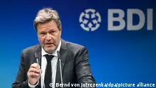 Robert Habeck (Bündnis 90/Die Grünen), Bundesminister für Wirtschaft und Klimaschutz, spricht beim «TDI - Tag der Industrie» des Bundesverbandes der Deutschen Industrie (BDI). +++ dpa-Bildfunk +++