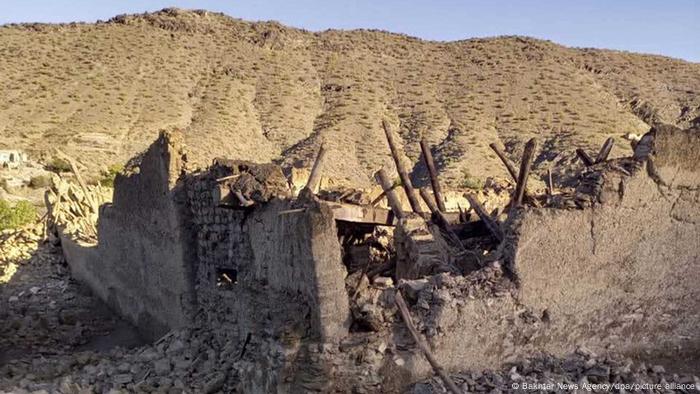 Foto del impacto de terremoto, distribuida por la agencia estatal afgana Bakhtar.