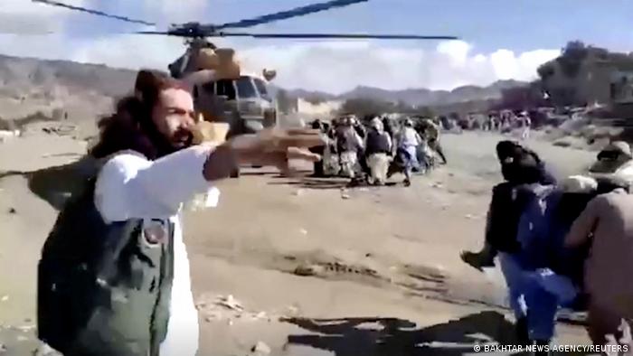 Afghanistan | Erdbeben: Verletzte werden per Hubschrauber evakuiert