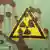 Warnschild vor radioaktiver Strahlung auf einem Atommüllbehälter (Foto: Fotolia/Warmsler)