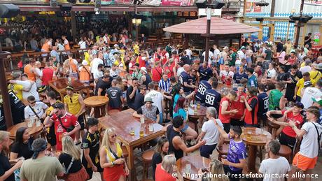 Mallorca cuenta con varios bares alemanes orientados a los turistas de fiesta.