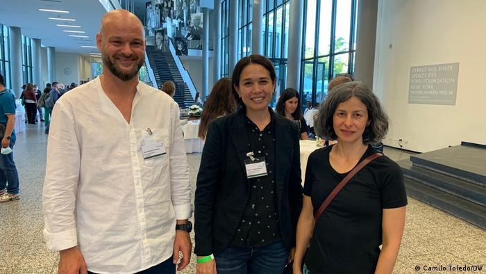 Fellows Ariel Fontana (links), María Cristina Osorio (Mitte) und Selene Baez (rechts). Fellows Ariel Fontana (links), María Cristina Osorio (Mitte) und Selene Baez (rechts).