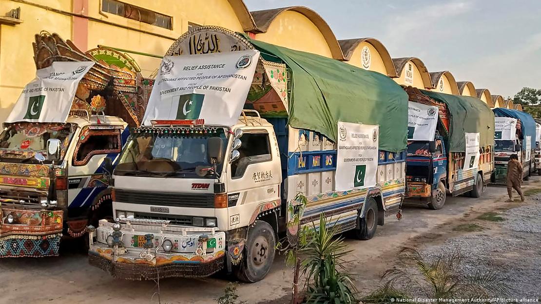 حکومت پاکستان کی جانب سے دو ہزار بائیس میں افغانستان میں آنے والے زلزلے کے بعد بڑے پیمانے پر ادویات، خیمے اور کمبل بھجوائے گئے تھے تاہم اب دونوں ممالک کے مایین تعلقات سخت کشیدگی کا شکار ہیں حکومت پاکستان کی جانب سے دو ہزار بائیس میں افغانستان میں آنے والے زلزلے کے بعد بڑے پیمانے پر ادویات، خیمے اور کمبل بھجوائے گئے تھے تاہم اب دونوں ممالک کے مایین تعلقات سخت کشیدگی کا شکار ہیں