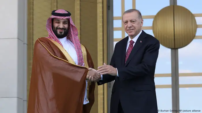 الرئيس التركي رجب طيب أردوغان وولي العهد السعودي محمد بن سلمان في أنقرة (22.06.2022)