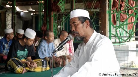 Indonesia's Islamic school helping people with psychological disorders and addiction