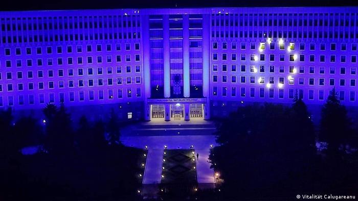 Parlamentul Republicii Moldova în momentul anunţării acordării statutului de candidat la UE