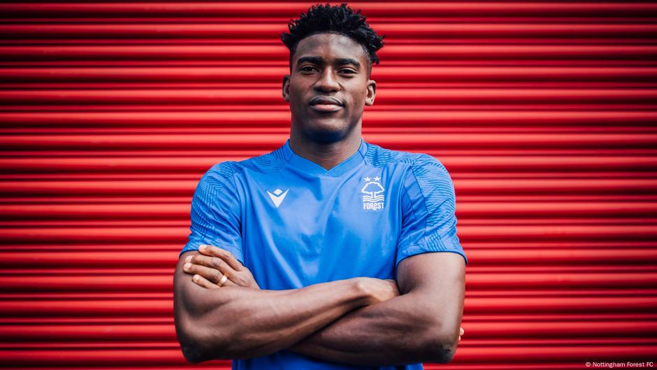 Exjugador de la Bundesliga Awoniyi sale de coma inducido – DW – 15/05/2025