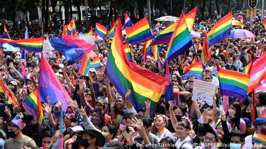 México: 250.000 personas vuelven a marchar por el Orgullo